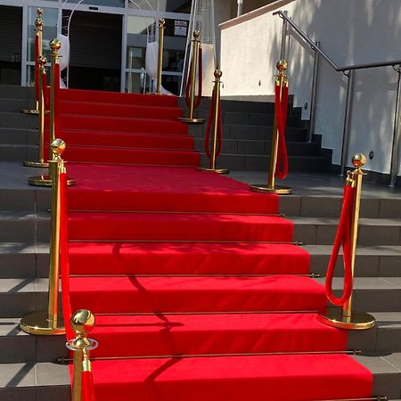 Hotel Bialy Валбжих Экстерьер фото