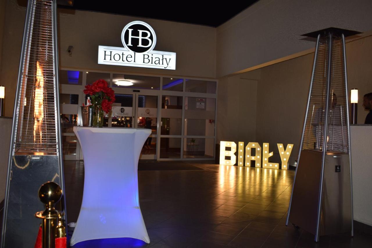 Hotel Bialy Валбжих Экстерьер фото